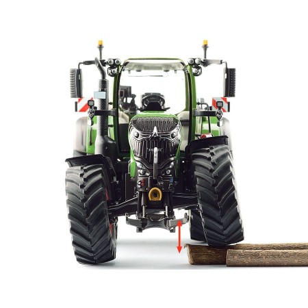MAQUETA FENDT 832